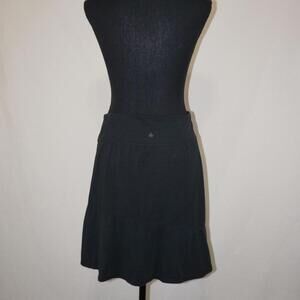 black PrAna skirt